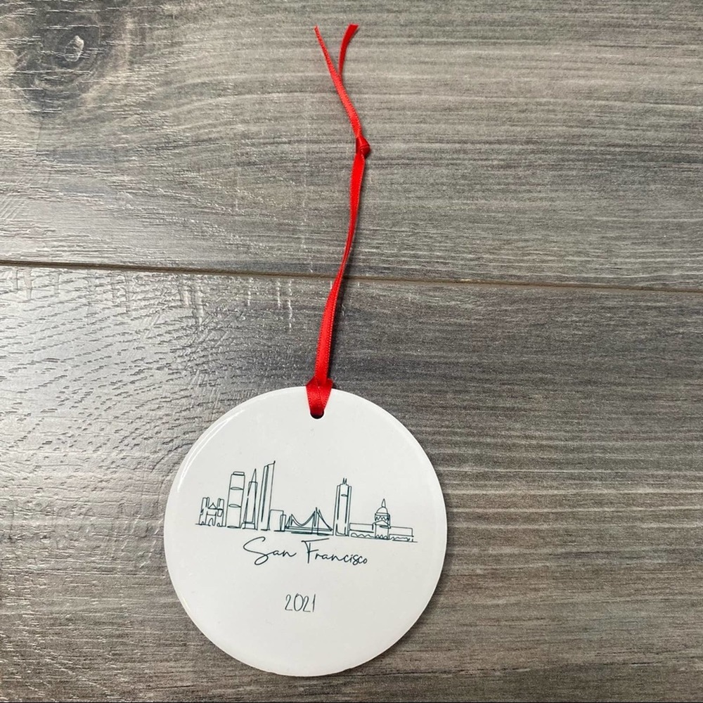 NWOT San francisco 2021 porcelain Christmas ornament